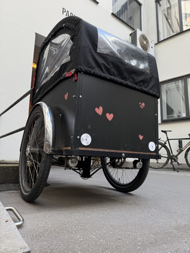 Hvem dækker tyveri fra fællesarealer?